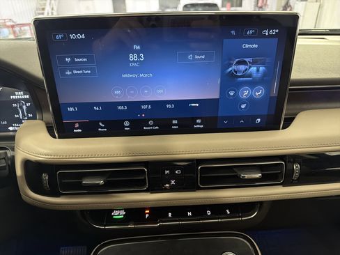 Used 2022 Lincoln Nautilus Reserve FWD image 15