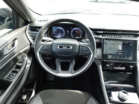 Used 2024 Jeep Grand Cherokee Altitude AWD/4WD image 42