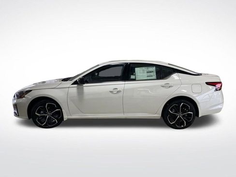 New 2025 Nissan Altima 2.5 SR w/ SR Premium Package image 12