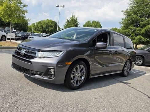 Certified 2026 Honda Odyssey Touring image 3