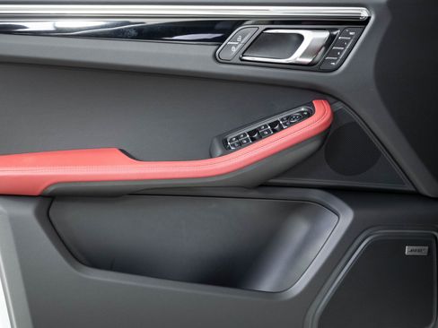 New 2026 Porsche Macan Turbo AWD/4WD image 6