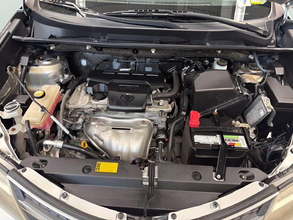 Used 2014 Toyota RAV4 XLE AWD/4WD image 18