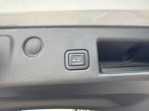 Used 2024 Chevrolet Equinox RS w/ LPO, Floor Liner Package FWD image 17