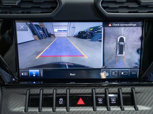 Used 2023 Lamborghini Urus Performante AWD/4WD image 42