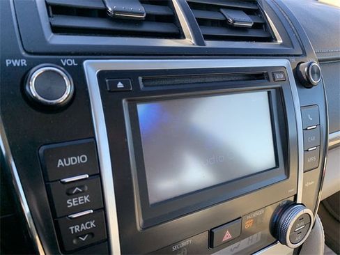 Used 2012 Toyota Camry XLE image 21