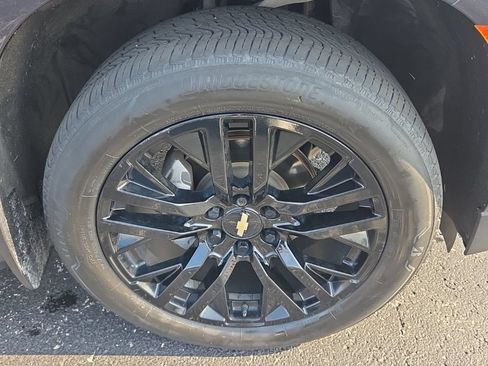 Used 2022 Chevrolet Suburban RST w/ Luxury Package AWD/4WD image 20