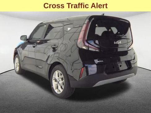 Used 2025 Kia Soul LX w/ LX Technology Package FWD image 8