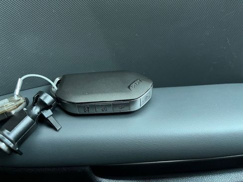 Used 2025 Kia K4 LXS image 23