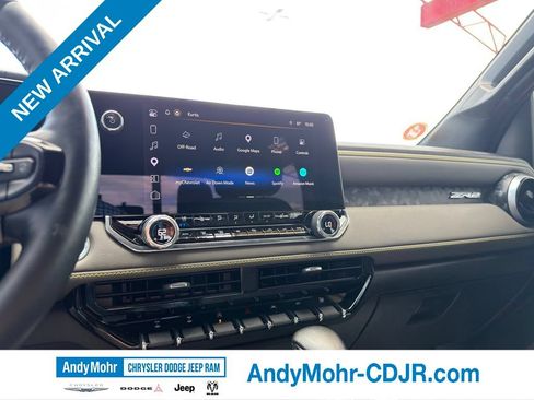 Used 2024 Chevrolet Colorado ZR2 w/ ZR2 Convenience Package III AWD/4WD image 21