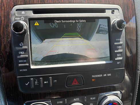 Used 2017 Chevrolet Traverse LT image 13