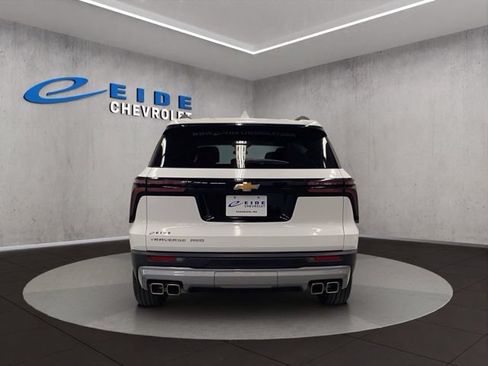 Used 2025 Chevrolet Traverse LT AWD/4WD image 13