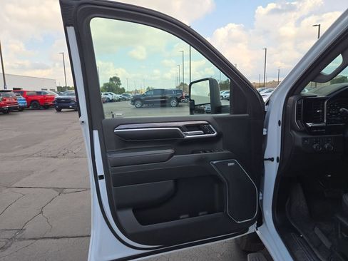 Used 2024 Chevrolet Silverado 3500 LTZ w/ LTZ Plus Package AWD/4WD image 15