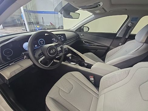 New 2026 Hyundai Elantra Limited FWD image 15