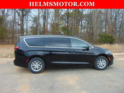 New 2026 Chrysler Pacifica Select FWD image 12
