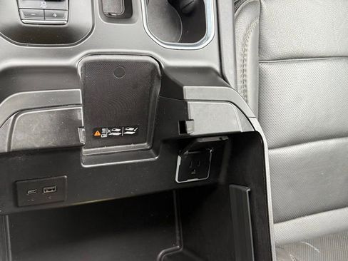 Used 2024 GMC Sierra 2500 Denali w/ Denali Reserve Package image 13