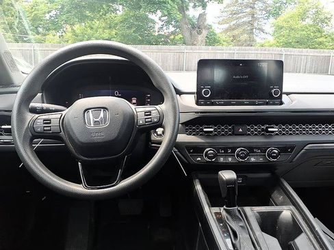 Used 2023 Honda Accord EX image 13