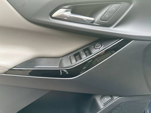 Used 2026 Chevrolet Equinox LT w/ Convenience Package II FWD image 15