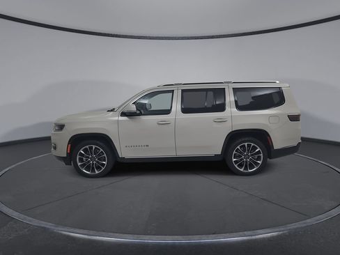 Certified 2022 Jeep Wagoneer Series III w/ Premium Group I AWD/4WD image 11