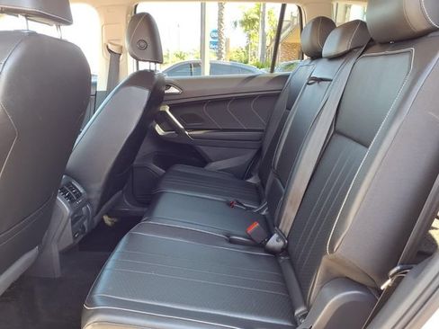 Used 2022 Volkswagen Tiguan SE FWD image 23