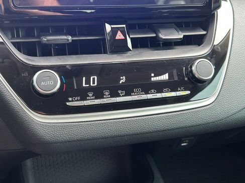 Used 2025 Toyota Corolla LE FWD image 25