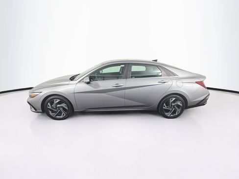 Used 2024 Hyundai Elantra Limited FWD image 4