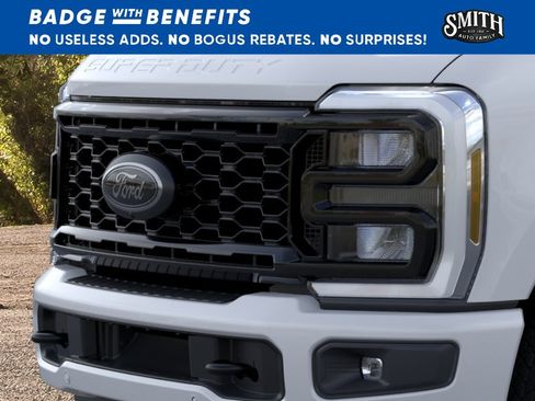 New 2026 Ford F250 Lariat w/ Black Appearance Package AWD/4WD image 18