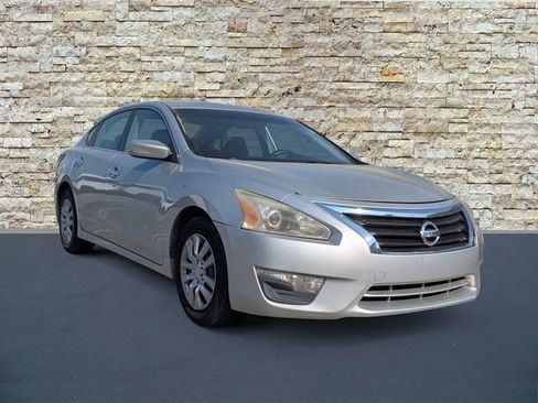 Used 2013 Nissan Altima 2.5 S image 1