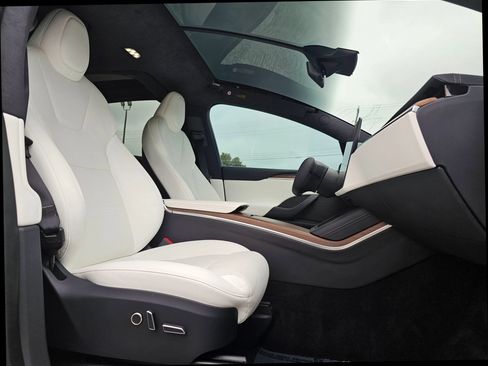 Used 2022 Tesla Model X AWD/4WD image 29