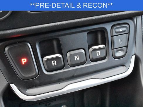 Used 2021 GMC Terrain SLT w/ Infotainment Package II image 17