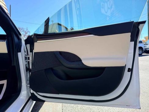 Used 2021 Tesla Model S Plaid image 35