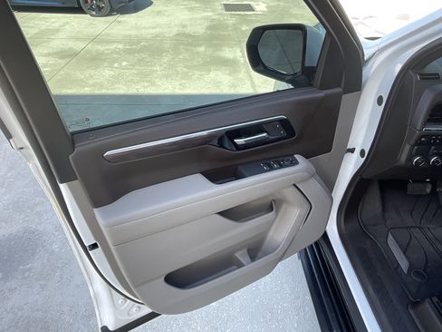 Used 2026 Chevrolet Tahoe LS RWD image 8