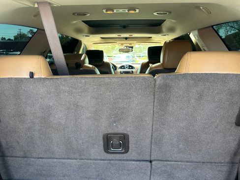 Used 2017 Buick Enclave Leather w/ Trailering Package AWD/4WD image 10