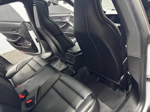 Used 2022 Porsche Taycan 4S image 49