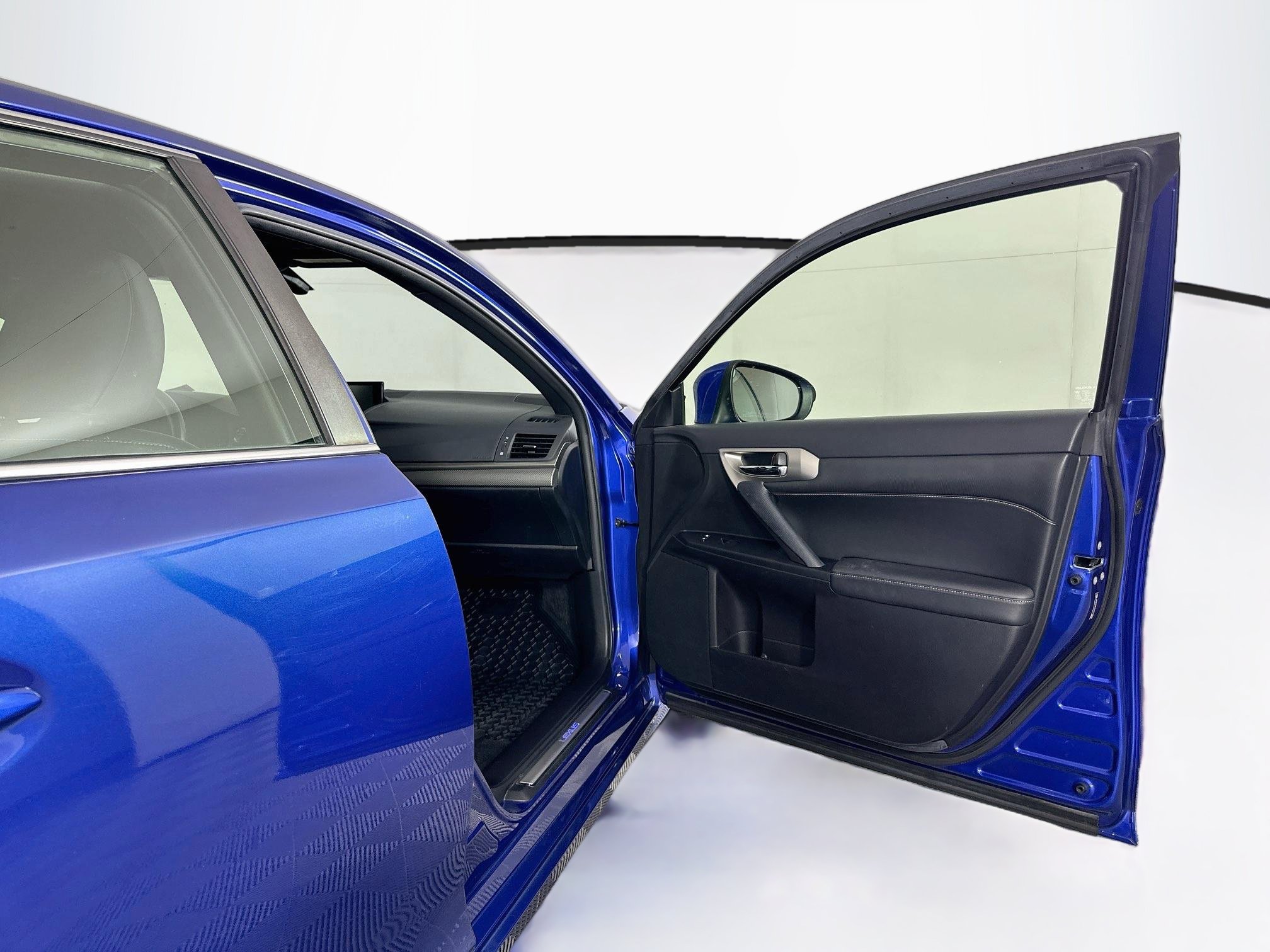 Used 2016 Lexus CT 200h w/ Navigation Package FWD image 32