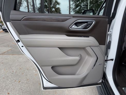 Used 2021 Chevrolet Tahoe LT w/ LT Signature Package image 26