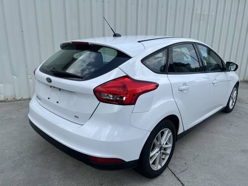Used 2017 Ford Focus SE FWD image 3