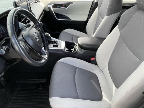 Used 2019 Toyota RAV4 XLE image 19