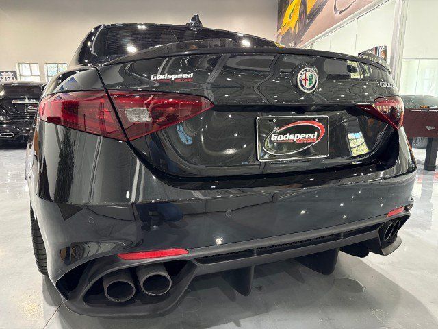 Used 2018 Alfa Romeo Giulia Quadrifoglio w/ Driver Assist Dynamic Package RWD image 34
