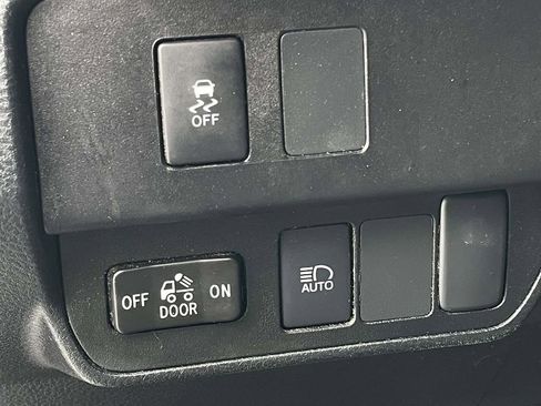 Used 2023 Toyota Tacoma SR5 w/ Technology Package AWD/4WD image 9