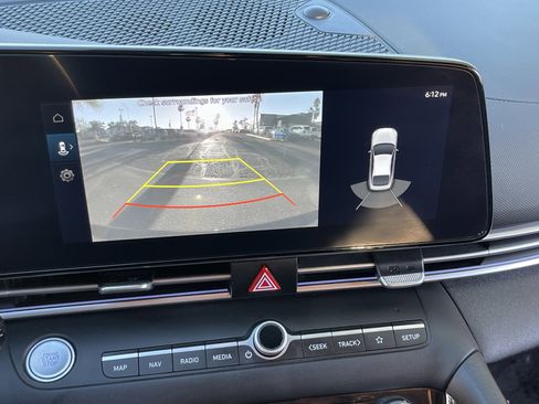 Used 2023 Hyundai Elantra Limited FWD image 31