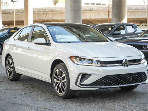 New 2026 Volkswagen Jetta SE image 3