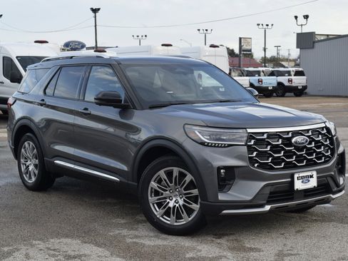 New 2026 Ford Explorer Platinum image 3