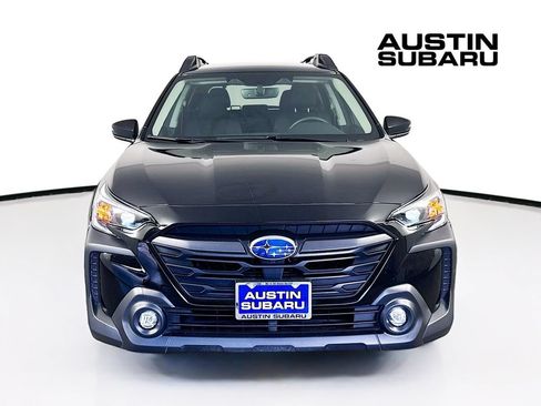 Used 2025 Subaru Outback Premium AWD/4WD image 3