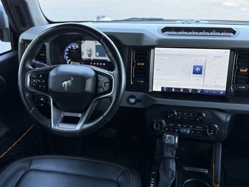 Used 2022 Ford Bronco Badlands image 16