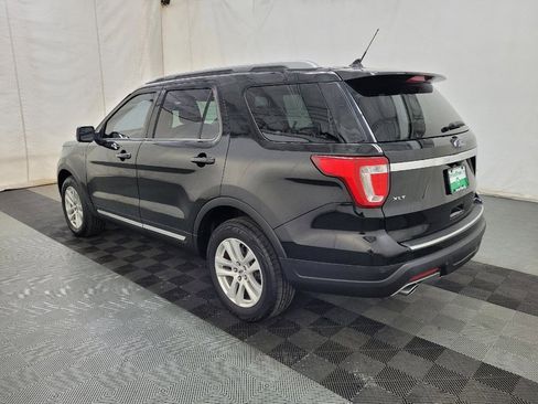 Used 2018 Ford Explorer XLT w/ Equipment Group 202A image 3