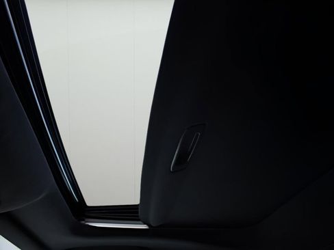 Used 2021 Toyota Highlander XSE image 10