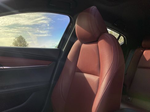 Used 2025 MAZDA MAZDA3 2.5 S Hatchback w/ Premium Pkg image 42