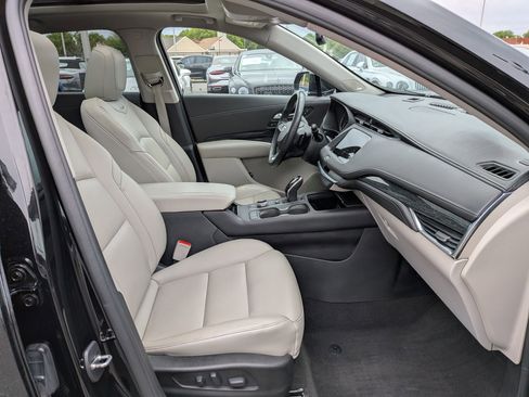 Certified 2020 Cadillac XT4 Premium Luxury w/ Cold Weather Package AWD/4WD image 28