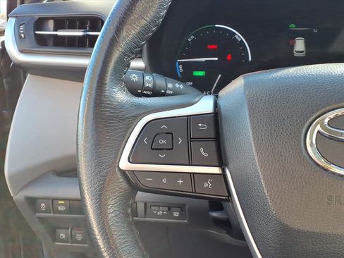 Certified 2024 Toyota Sienna XLE image 15