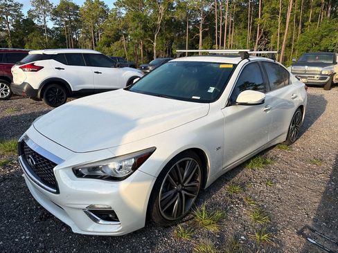 Used 2018 INFINITI Q50 Luxe w/ Essential Package (3.0T Luxe) RWD image 3